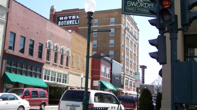 2007 side photo of Bothwell Hotel
